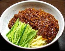 北京の炸醤面（ジャージャン麺）　