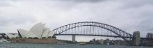 opoer house and harvour bridge