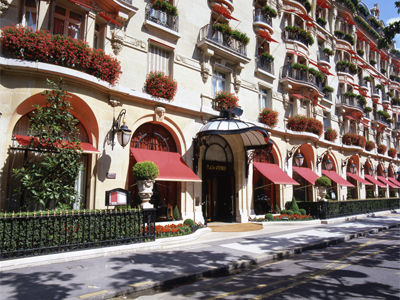 パリ フランス観光ブログ ゴージャス４つ星ホテル プラザアテネを訪問