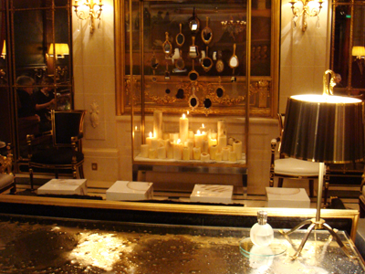 パリ・フランス観光ブログ : ムーリスホテルのカフェ、ル・ダリが