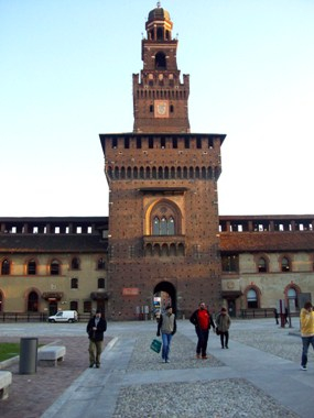 H.I.S.イタリア支店　♪カプチーノ天国♪-castello sforzesco