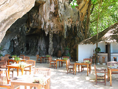山下マヌーの　マヌー式地球の遊び方-ラヤバディ洞窟レストラン