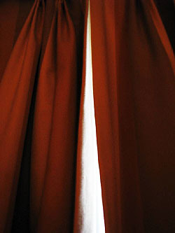 山下マヌーの　マヌー式地球の遊び方-カーテンの隙間から光