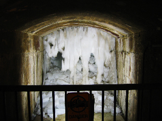 山下マヌーの　マヌー式地球の遊び方-氷で閉ざされた窓