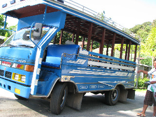 山下マヌーの マヌー式地球の遊び方-迎えの車