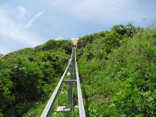 山下マヌーの　マヌー式地球の遊び方-高台にあるこちらのビラ