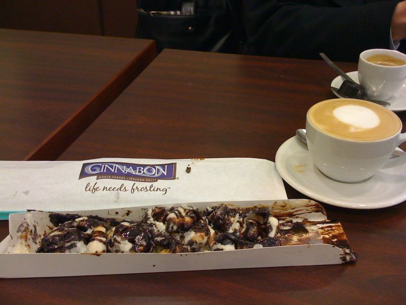 H.I.S.ウィーン支店　～ Wien～-Donauzentrum-cinnabon3