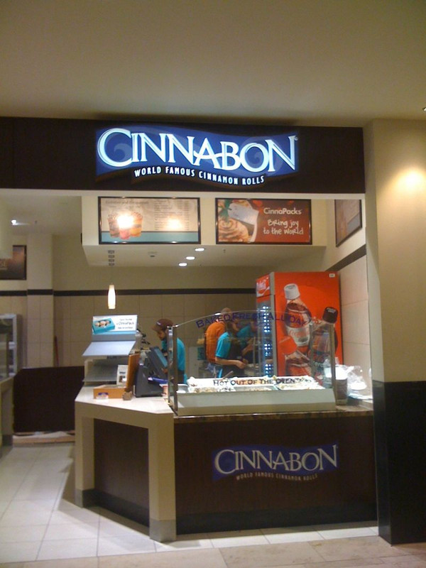 H.I.S.ウィーン支店　～ Wien～-Donauzentrum-cinnabon1