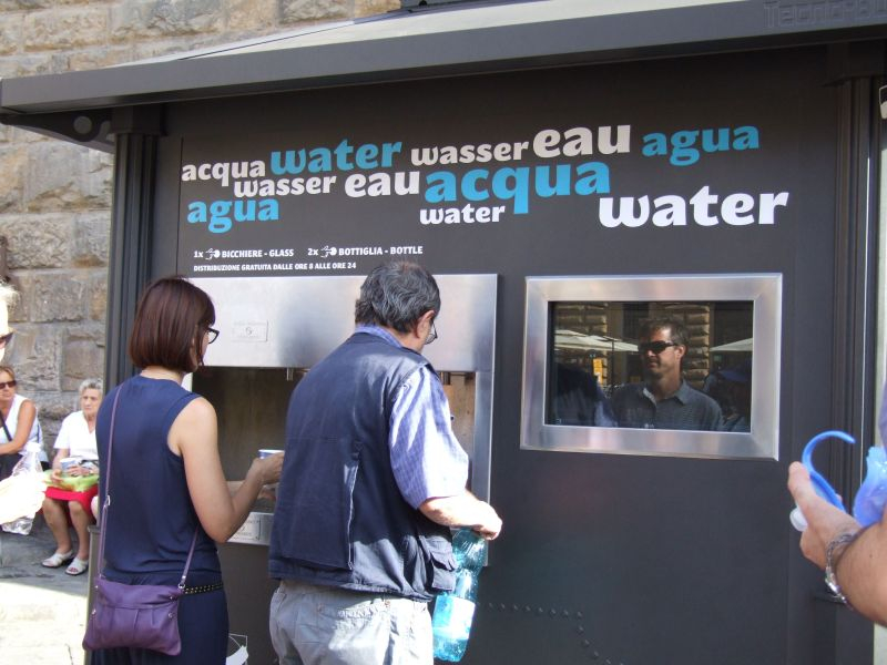 H.I.S.イタリア支店　♪カプチーノ天国♪-Water_Stand_02