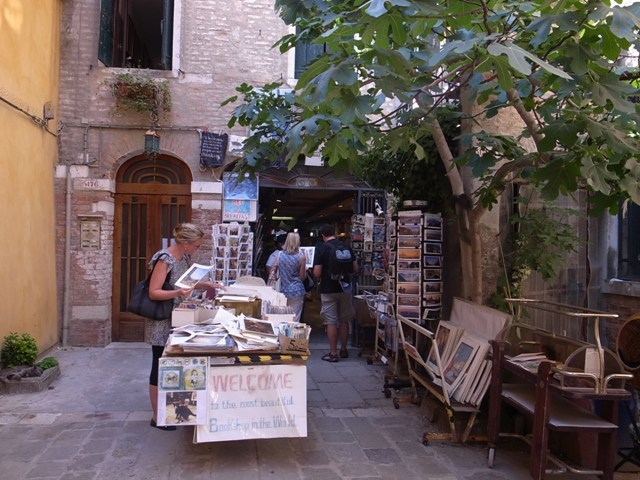H.I.S.イタリア支店　♪カプチーノ天国♪-LIBRERIA_01