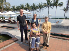 車椅子　ベトナム　障害