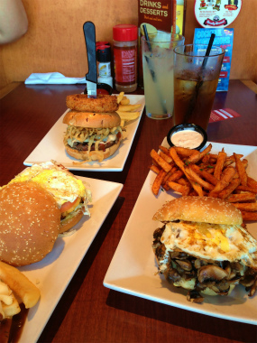 Ｈ．Ｉ．Ｓ．　バンクーバー支店-RED ROBIN