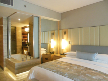 ROOM WZ BATH